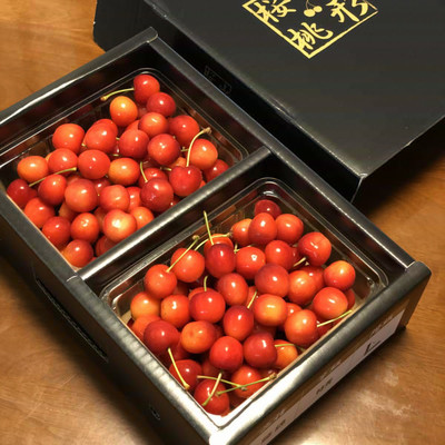 流石さくらんぼの最高峰である佐藤錦の特秀ランクだから甘い。