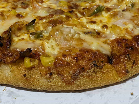 マヨシュリンプとダブルモッツァレラのハーフ&ハーフにしたが、この生地にはお肉系かスパイシー系にすべきだったね。
